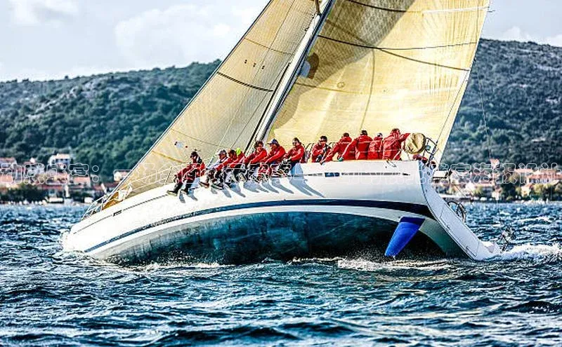 动感盛宴：一场全面展示赛事与运动的视觉盛宴海报设计